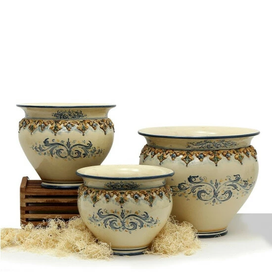 Artistica - Deruta Of Italy Sofia Tricolore: Round Cachepot/planter With Bass Relief Decoration Plants & Planters 6 Artistica - Deruta Of Italy Sofia Tricolore: Round Cachepot/planter With Bass Relief Decoration Plants & Planters - Image 4